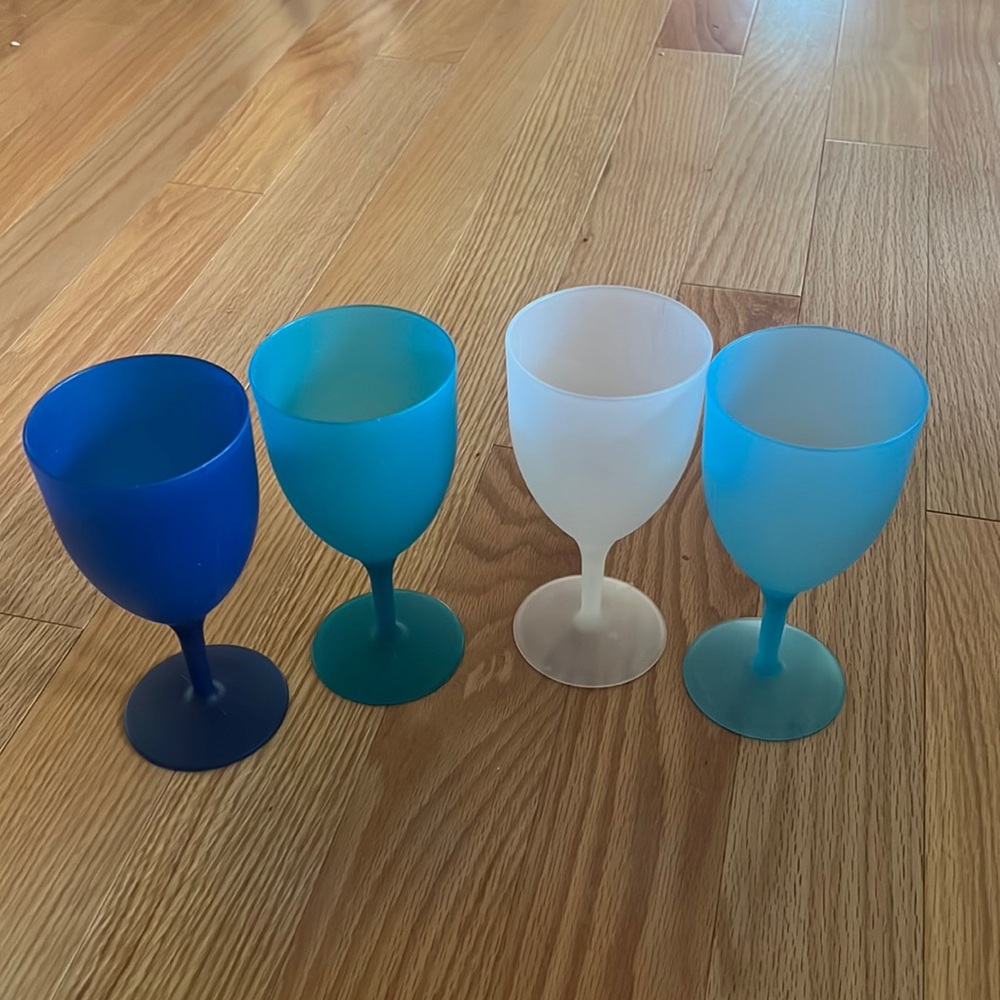 Plastic Wine Glasses